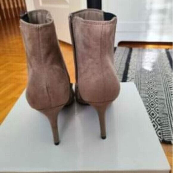 FOREVER 21 Tan Faux Suede Stiletto Heel Ankle Boots Booties size 6.5 - Picture 3 of 5